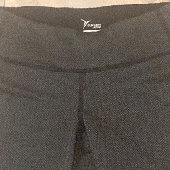 Old navy grey houndstooth like leggings sz medium M - Picture 2 of 3